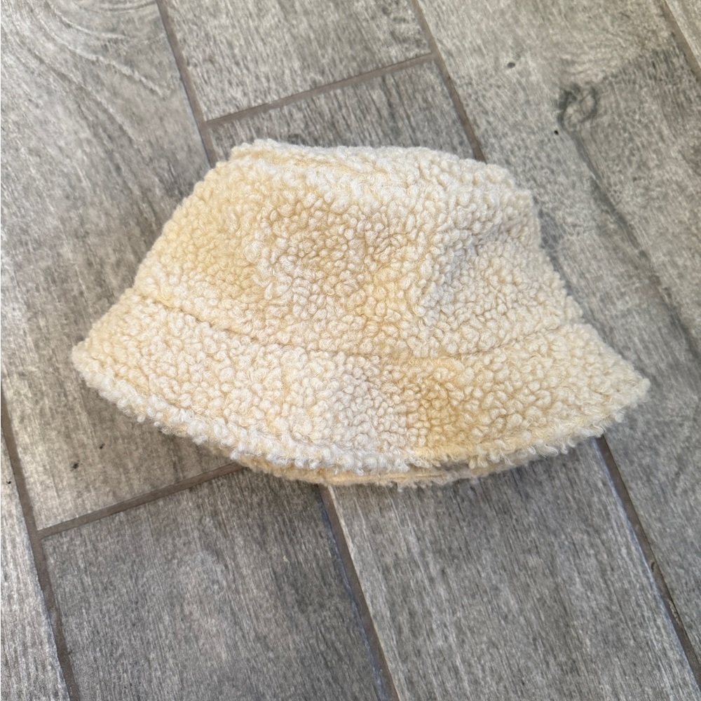 Nordstrom Beige Sherpa Bucket Hat